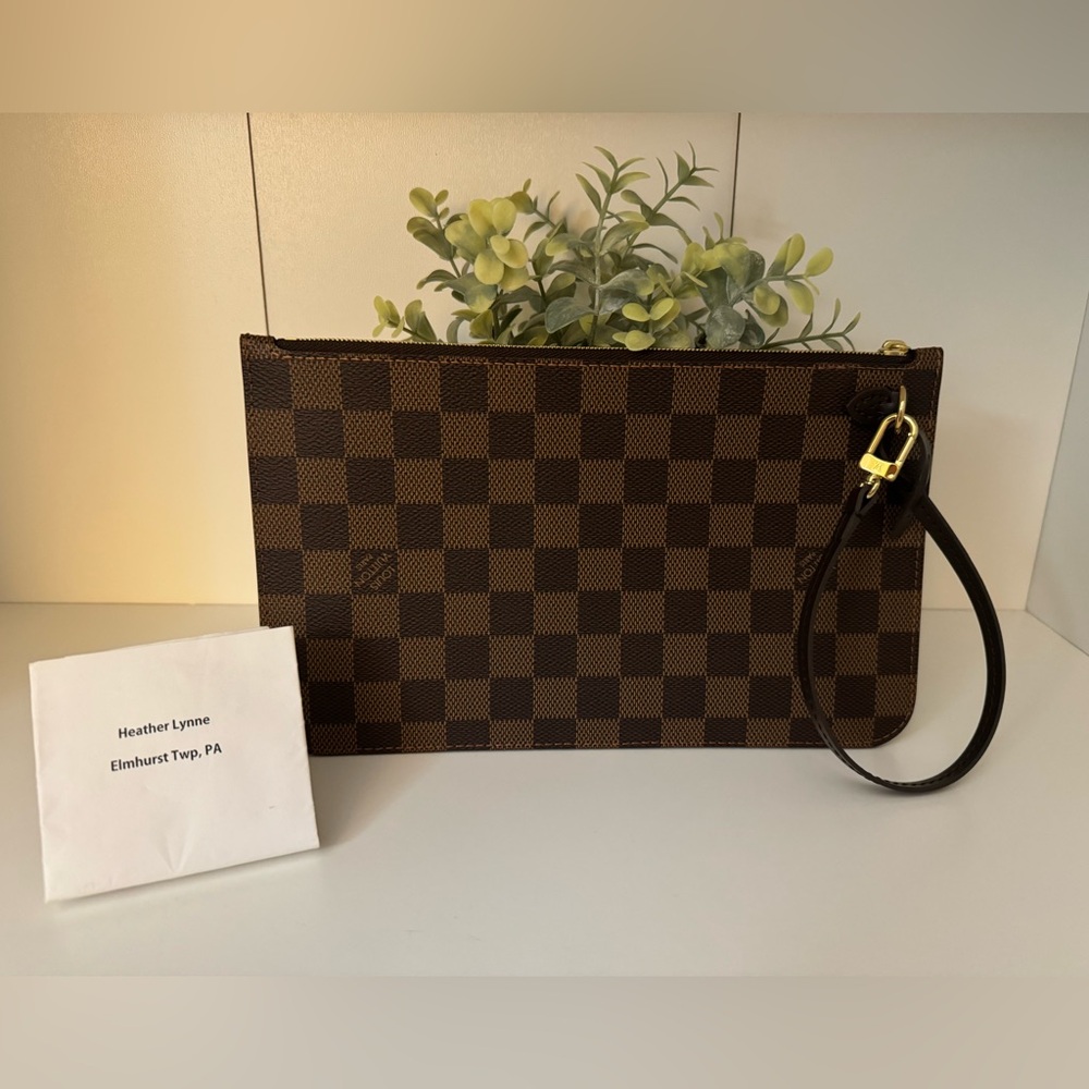 Louis Vuitton Neverfull Pouch